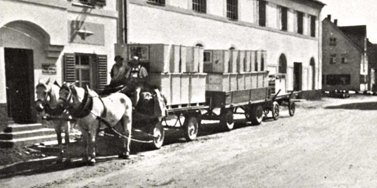 Delivery of bulthaup products on a horse-drawn carriage