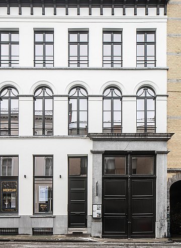 La façade majestueuse de la maison de maître au coeur de Gand.